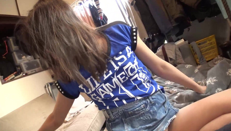 Strix: Video "văn phòng biểu diễn bán trái phép" của 3 thần tượng...