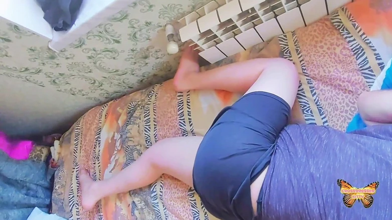 Kitty_Cross: Masturbándose y una linda corrida al final de culona rubia...