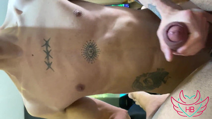 Heitor Bauman OFC: 털에 구멍을 내주기 위해 거유를 불렀어