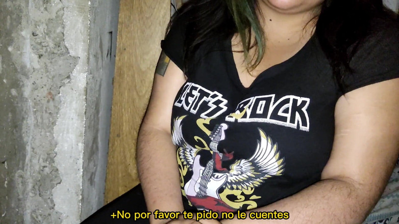 ALISONGONZALEZ26: Fui atrapada hablando con mi cita de Tinder y tuve...
