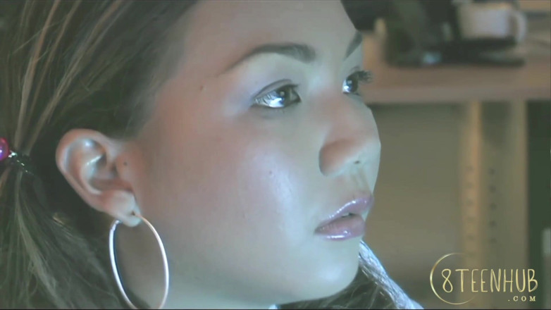 8TeenHub: 8teenhub - Keeani Lei se fait baiser au travail