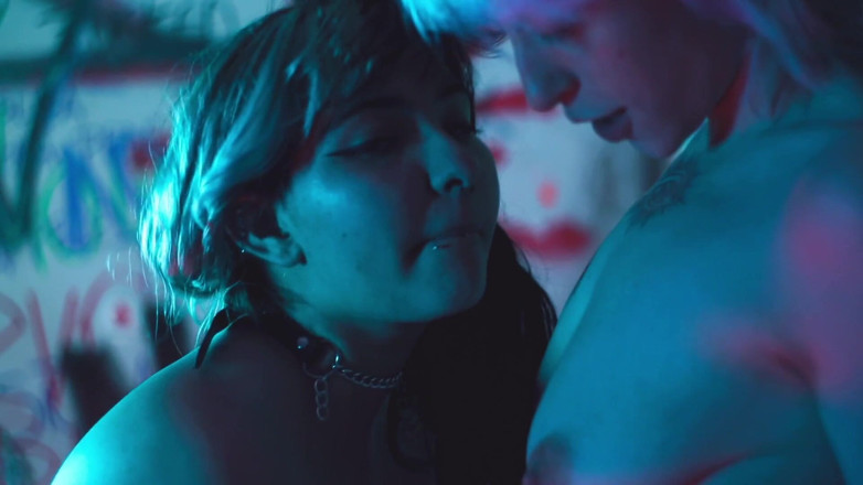 Quente club: Acidalia e Nath - lesbijstwo między przyjaciółmi