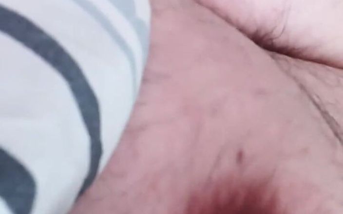 Big Pisser: Показываю мое горячее пухлое тело и играю с моими сосками, не даю дойти до оргазма и светит мой горячий необрезанный член и большие яйца с my Xxl Fupa