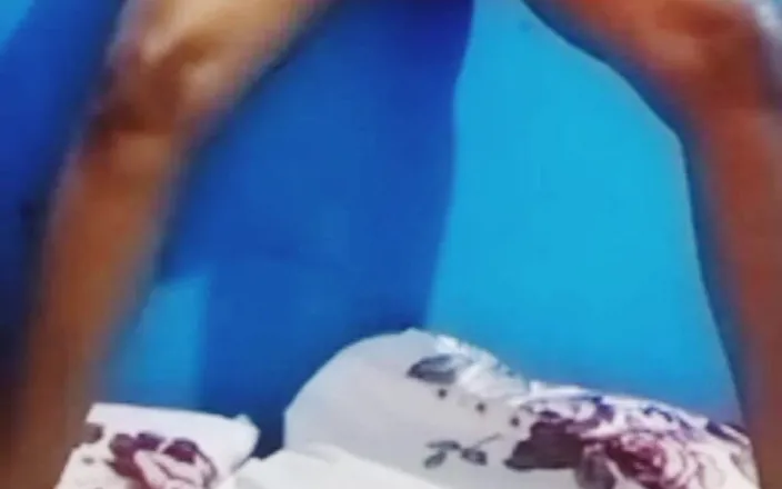 Sugarmama video call mutual masturbation: Anne görüntülü görüşmede amını oynuyor ep3