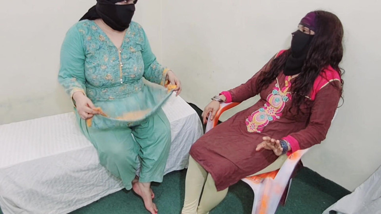 Netu: Trio génial, baise anale de 2 bhabhis indiennes musulmanes sexy avec...
