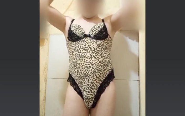 Carol videos shorts: Sexy lingerie leopardata