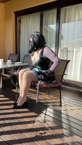 Mistress April: Sinthia zimmermädchen transvestã¤dchen