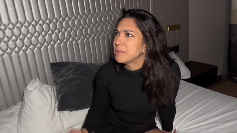 Bradybud: Sexo apasionado con la belleza morena Lena Cox después de...