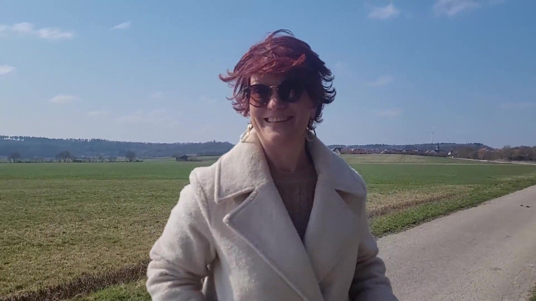 Popp Sylvie: Pussy Juice in Spring