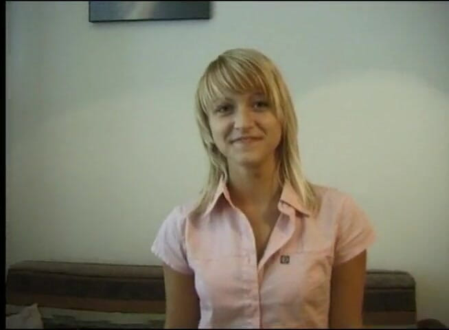 Flash Model Amateurs: Blonde teenage chick gets her pussy licked at the casting