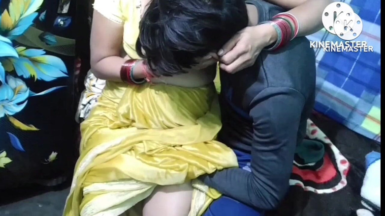 Saxesageth: 아주 귀여운 섹시한 인도 주부와 귀여운 섹시녀