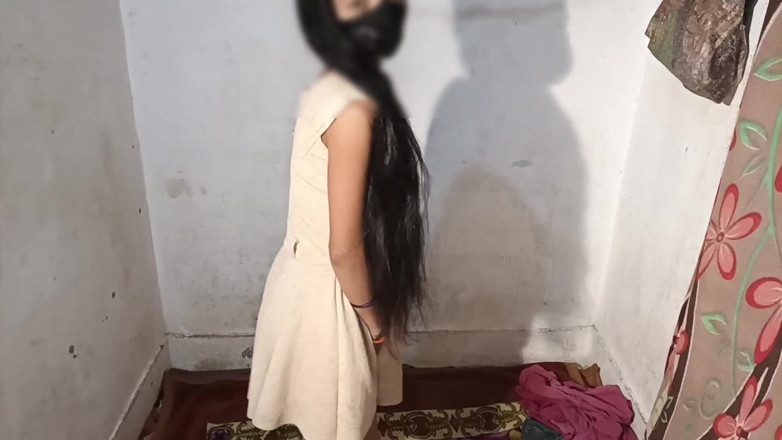 Raniki chut: Hintli desi kız sıkı amcık seks videosu