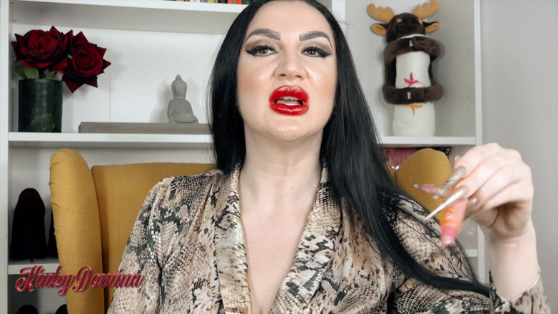 KinkyDomina: 罗马尼亚老师用她的红色口红吸引你