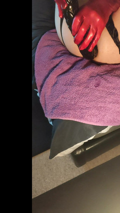 Sallyann: Monster-dildo