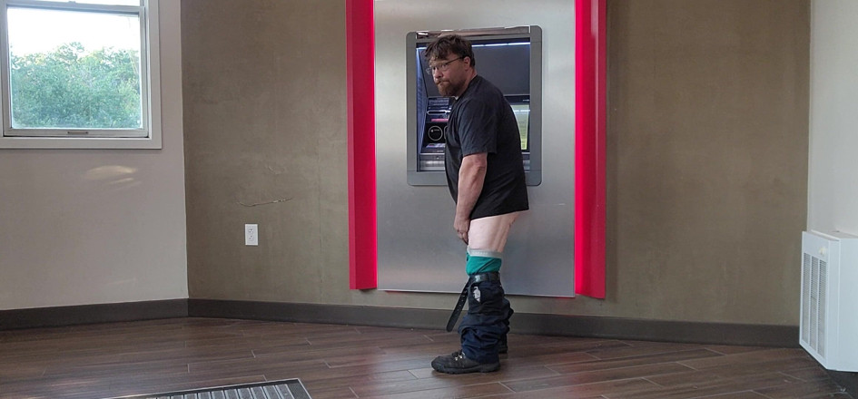 Fat boy: Jerking off at Bank