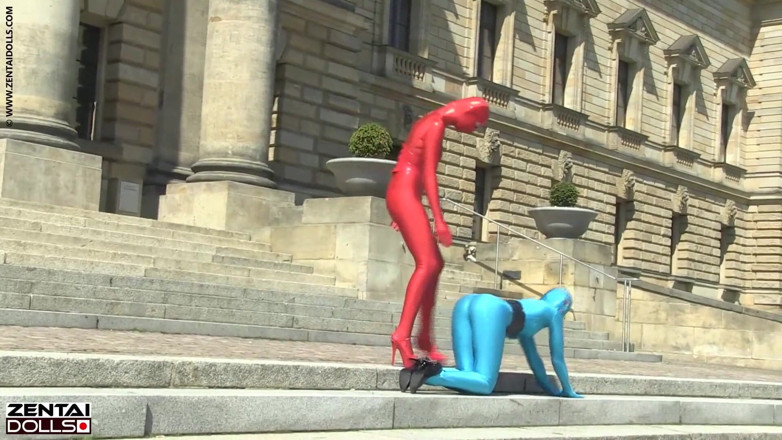ZentaiDolls: Zentai Models in the City