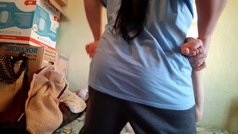 Lesbian-candys: Ho messo uno strap-on sotto i pantaloni e ho scopato...