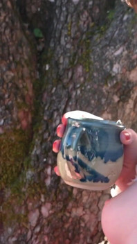 Boozowanie herbaty i lizanie cycków! Dodatkowe na zewnątrz przed pełną zabawą sceny