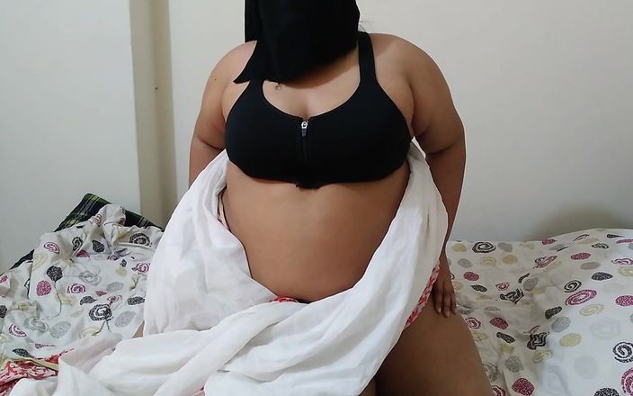 Aria Mia: भारतीय सौतेली मम्मी सौतेले बेटे पर सवारी कर रही है - हिंदी सेक्स