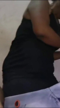 Üvey kız kardeş üvey erkek kardeşiyle seks yaptı ve ayrıca bir video çekti