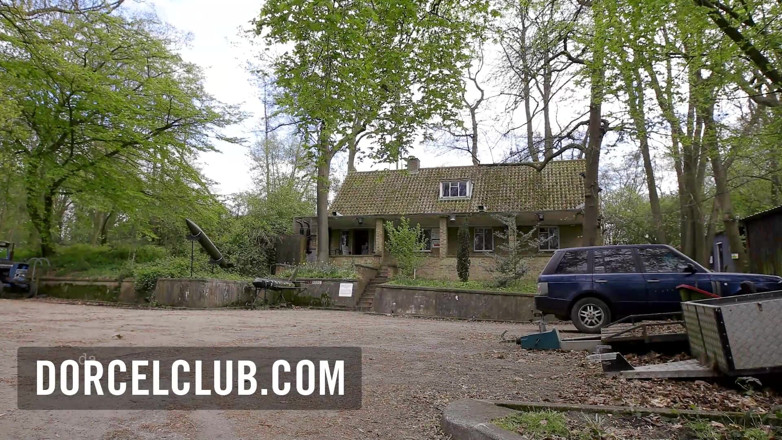 Dorcel Club: Hete milf Brandi met grote tieten houdt van hardcore trio...