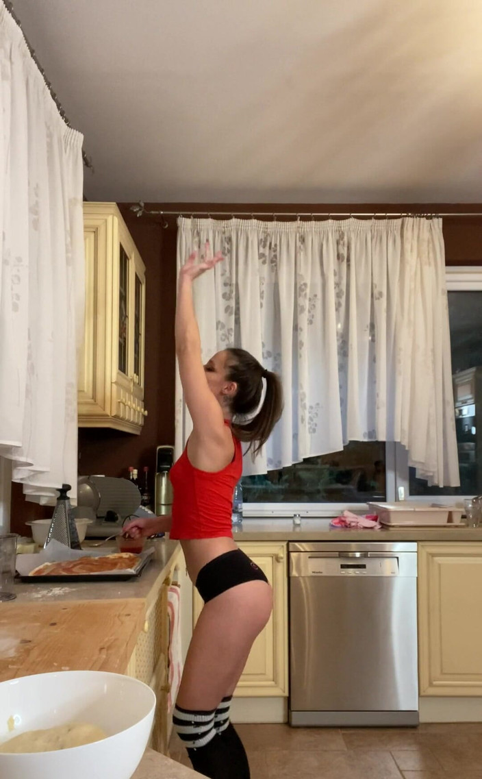 Amirah Adara: Berikut adalah video pembuatan pizza yang ingin Anda lihat