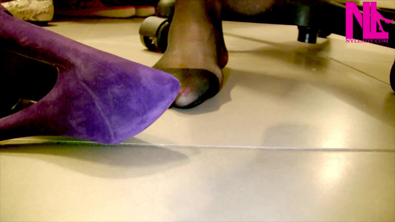 Nyllady: Shoeplay in Violet Soft Pumps and Black Butterflied Pantyhose