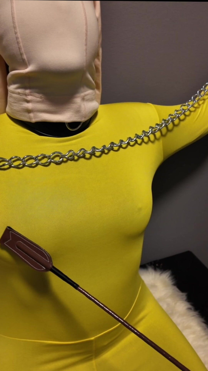 Elena917: Kafes esareti, ekin şaplak orgazmları, zentai katmanlama