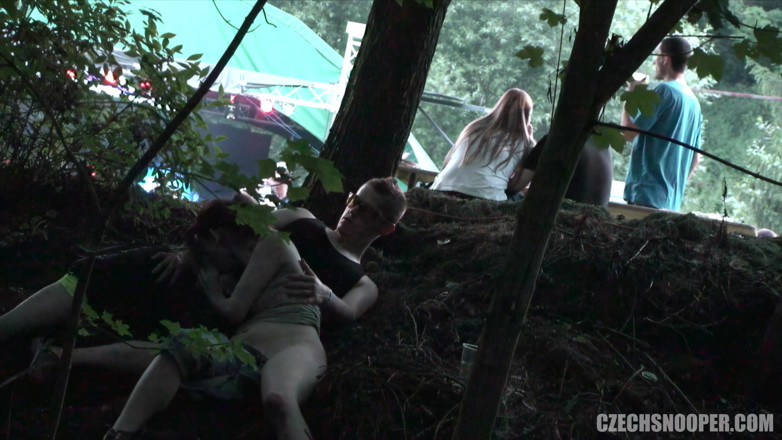 Czech Snooper: Perempuan jalang Festival Czech Snooper 4 dikongkek di tempat awam semasa...