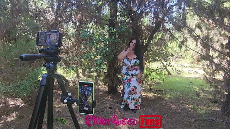 Riderqueen BBW Step Mom Latina Ebony: Riderqueen alleen, buitenshuis, video's voor fans