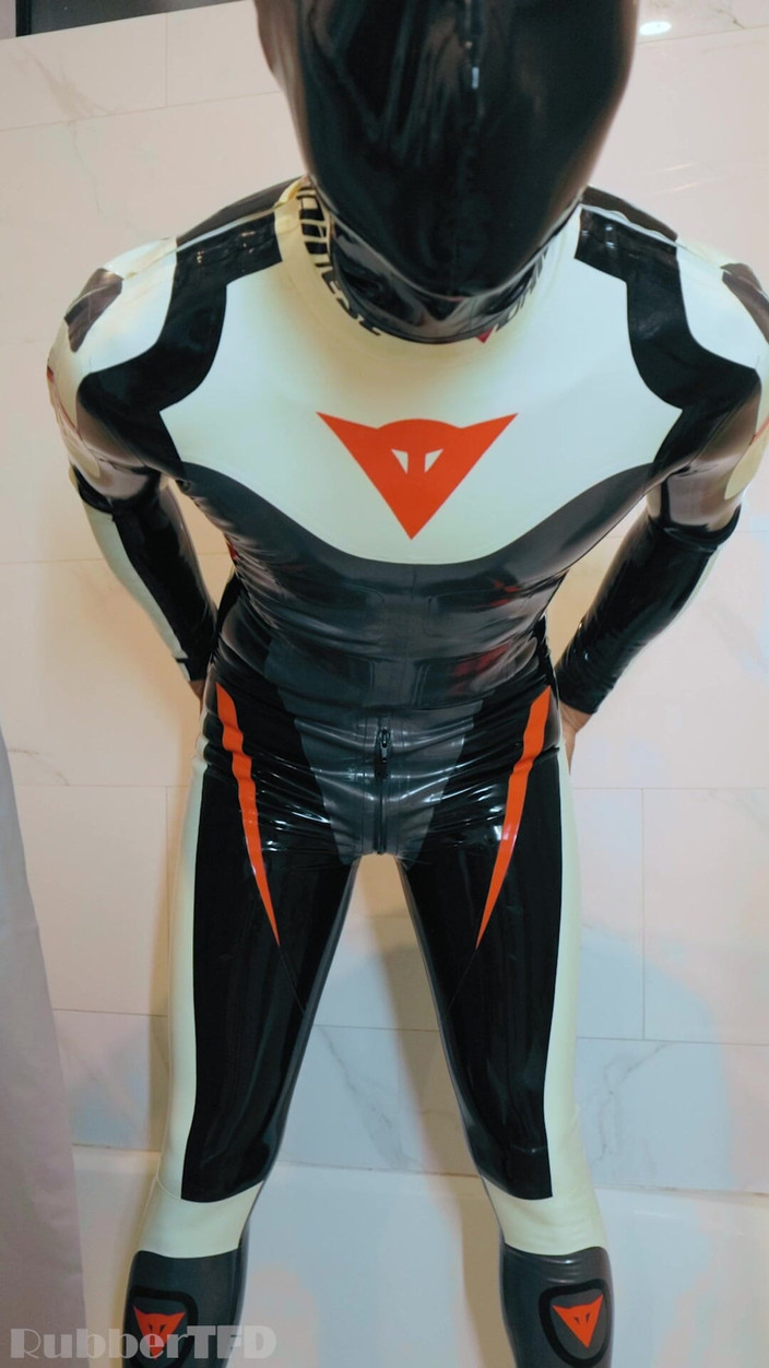 RubberTFD: Douche en caoutchouc, série 3