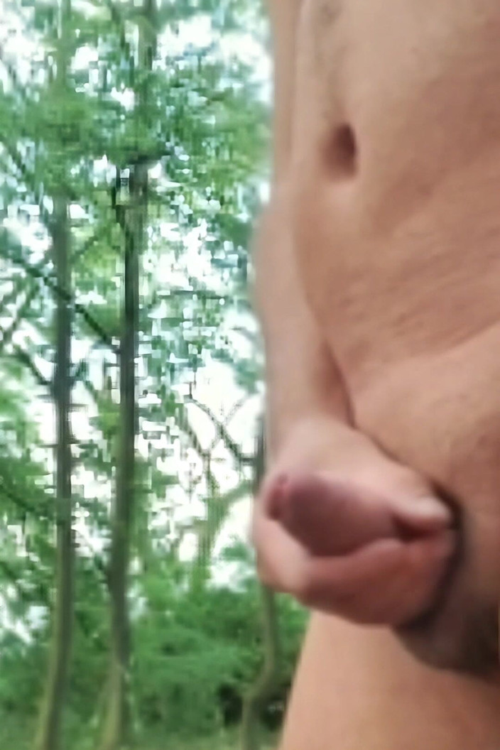 MaleModel: Compilație nuditate în aer liber, masturbare, imagini cu pișat și cur