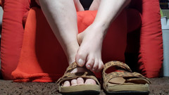 Dirty Jade: Éclabousser mes pieds dans les chaussons léopards