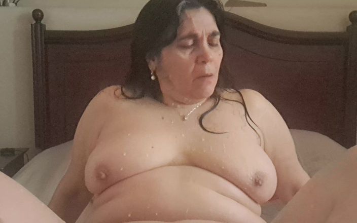 Mommy big hairy pussy: Amante no deja de follarme y dárselo duro