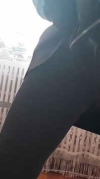 我们观看对方自慰和射得更快