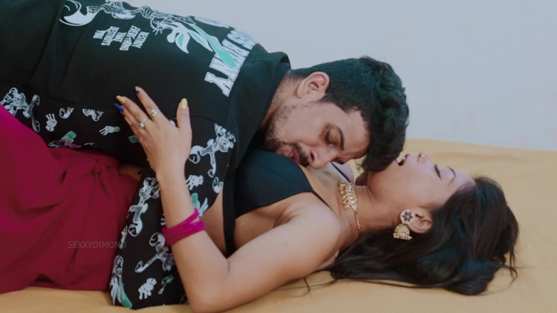 Kilash: Hot Desi Indian Assam Pornstar Gargi First Time in Saree...