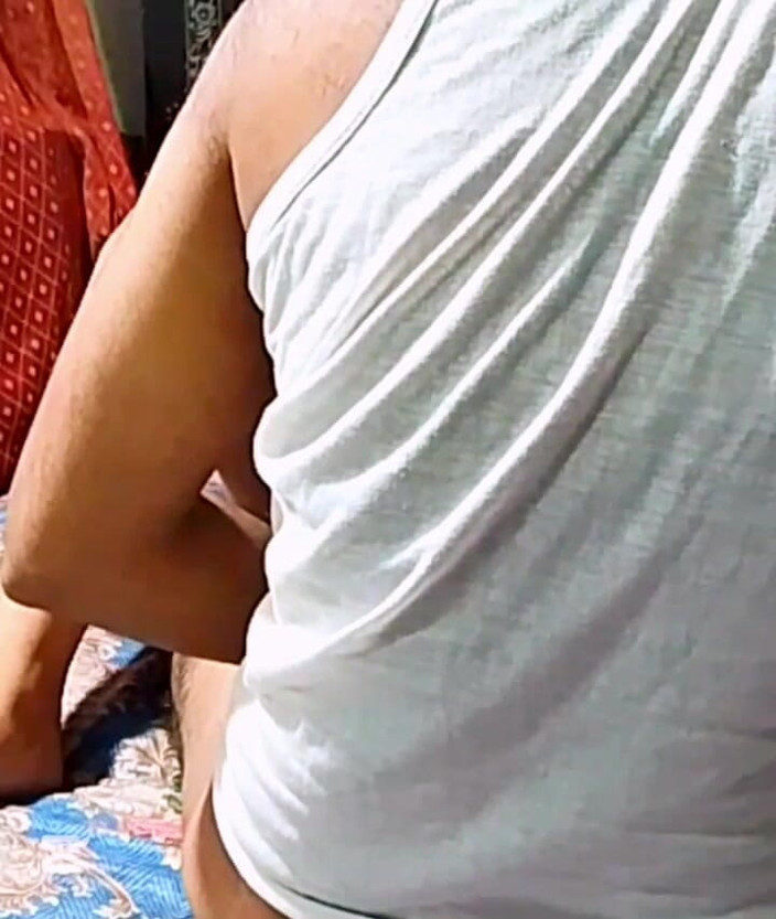 Abida pavreen: Velký zadek mé macechy je velmi těsný, udělal jsem to...