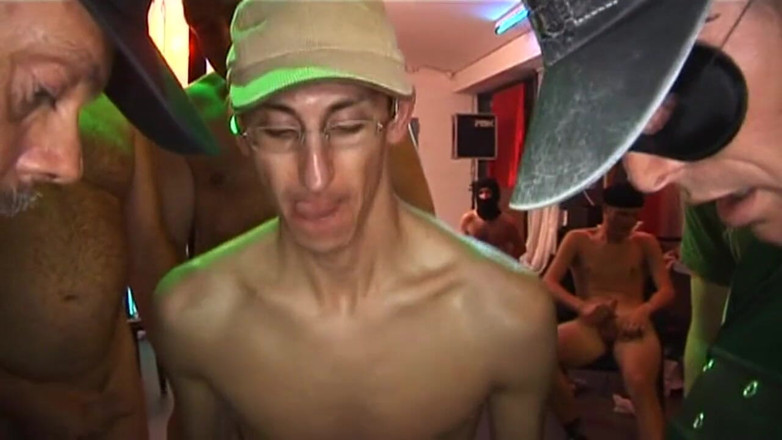 Family Fuckers: Slizká zelená Goo Drenching zralá holka v Divoké hardcore libr