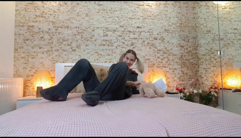Erotic Tanya: Зведена сестра - під час пукання