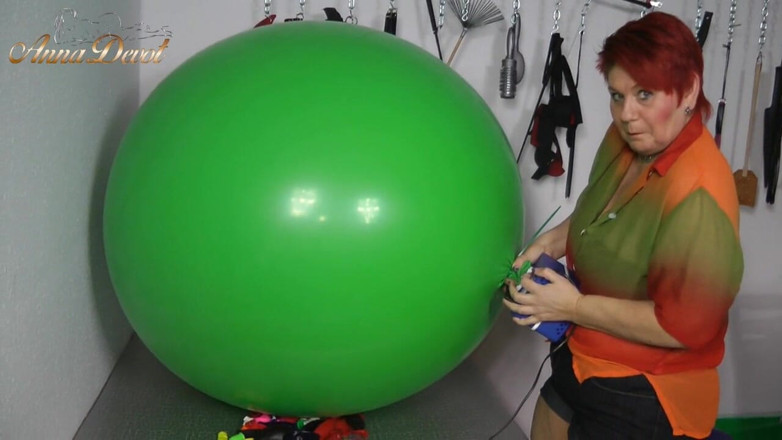 Anna Devot: Belon mega menghisap