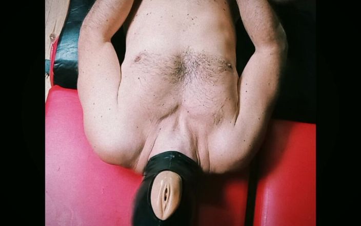 RedBlack: Dává svůj zadek sexuálnímu stroji a dostává silný orgasmus je...