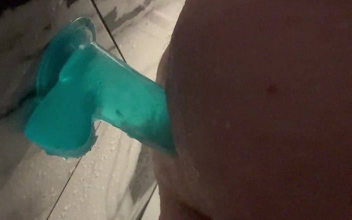 Thickened NJ: Big Dildo in the Shower