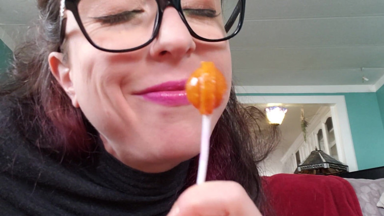 Nerdy_faery: mujhe lolipop pasand hai