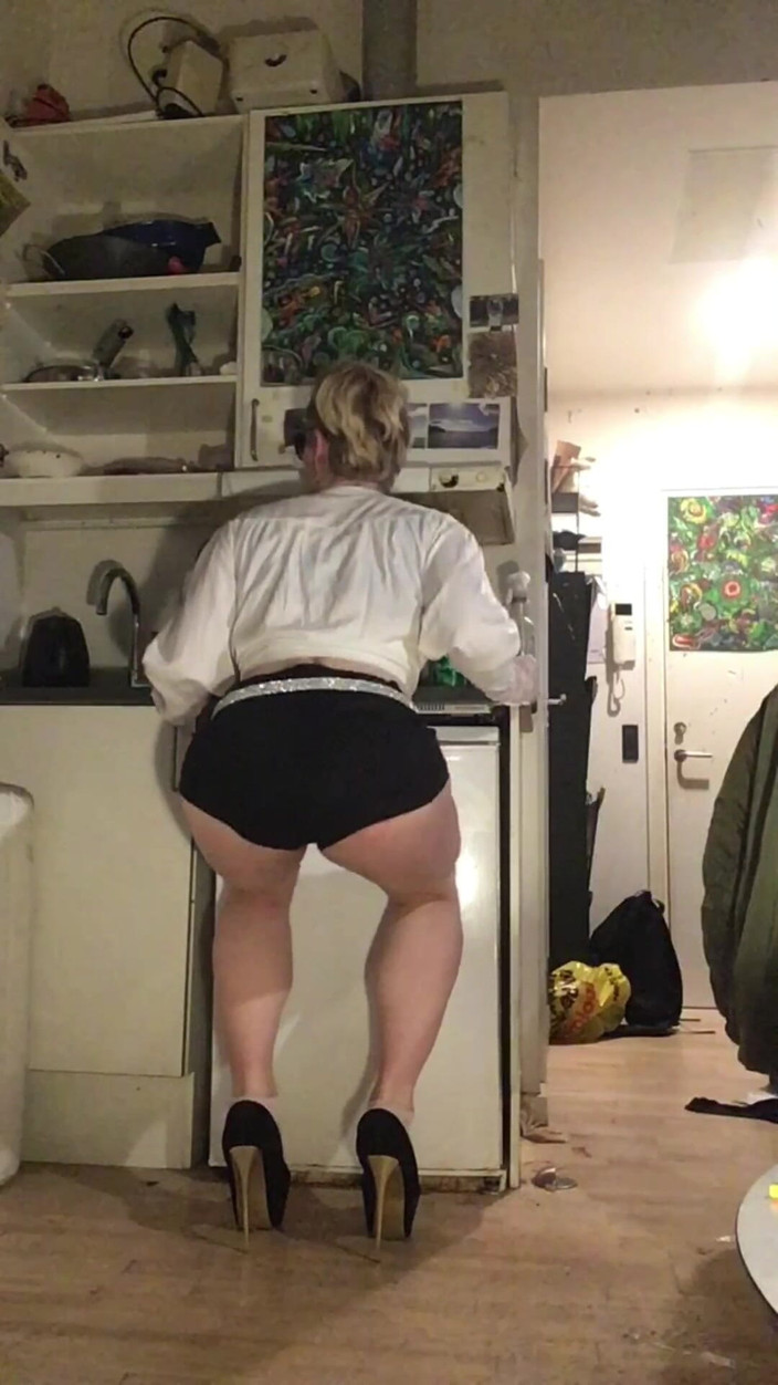 Sissy Cindy Slut: Banci Fag Jes Brinch Hotpants