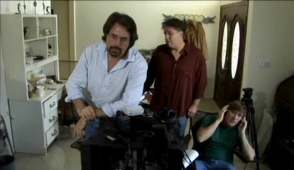 Anal seduction: Muhteşem memeli topuklu piliç oturma odasında yarak emiyor ve alıyor