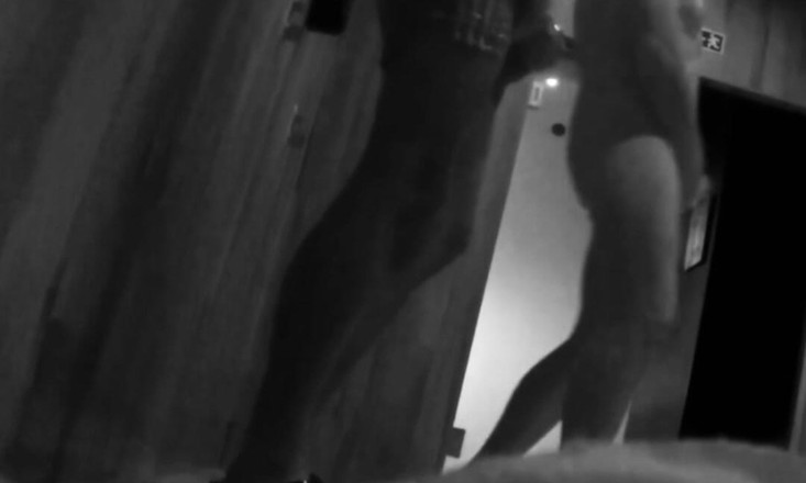 AmateurBoysPissing: Il timido figliastro viene incazzato dal patrigno nelle docce pubbliche...