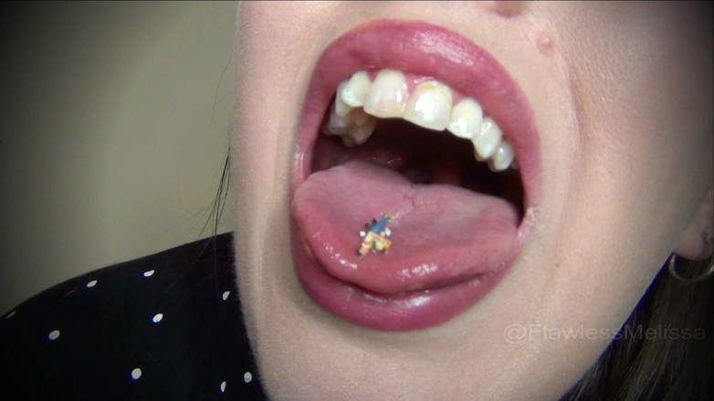 Flawless Melissa: Gigante boca provocando close uvula engolida inteira