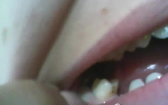 savannahamatoriale: Mouth Very Sexy