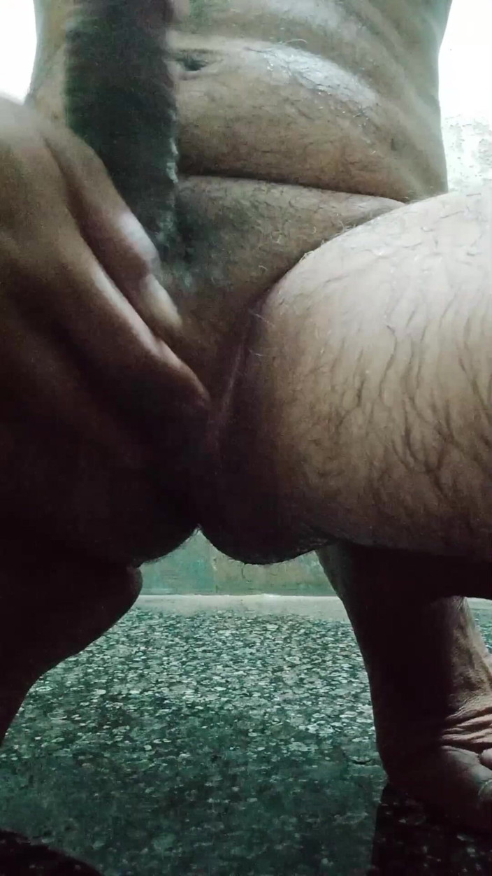 siyasingerporn: 裸の水浴び少年