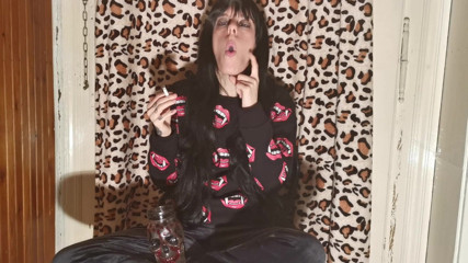 Beth Kinky: 흑인 대물 자지에게 따먹히는 거유 밀프